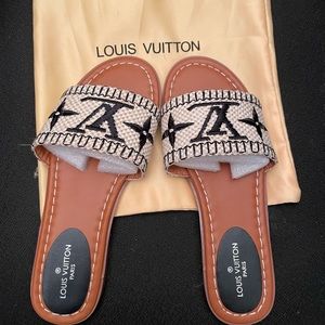 Louis Vuitton slide ons size 6